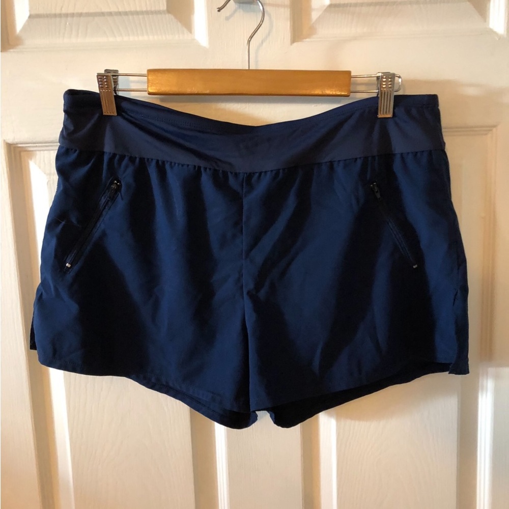 Beach House 12 cruise 2019 Admiral stretchy swim shorts with zipped pockets